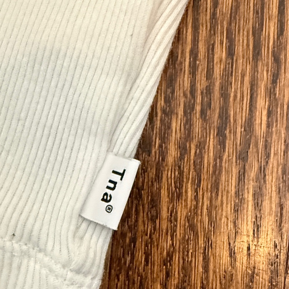 TNA Ribbed Cropped T-shirt - Picture 4 of 8